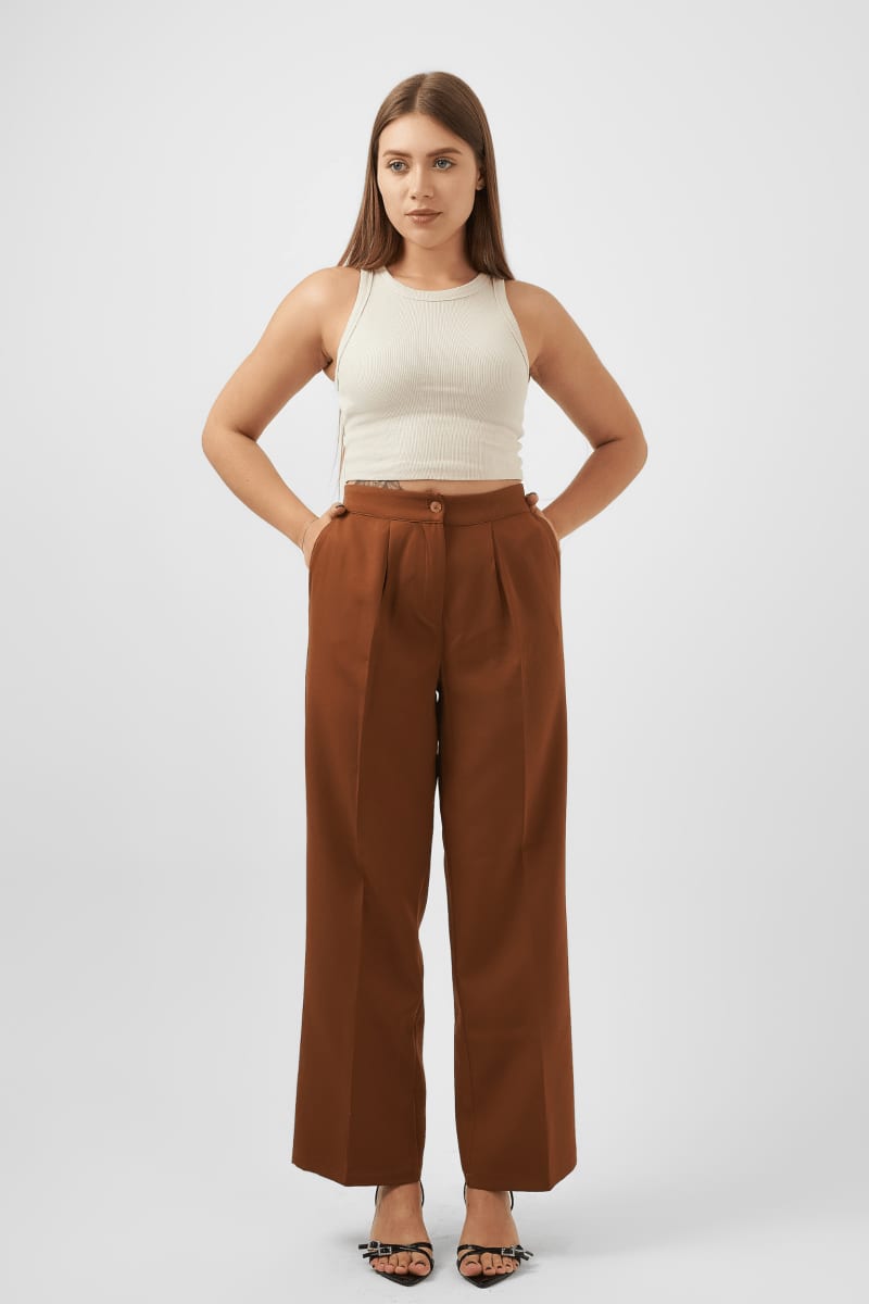 Straight Leg Trousers in Brown